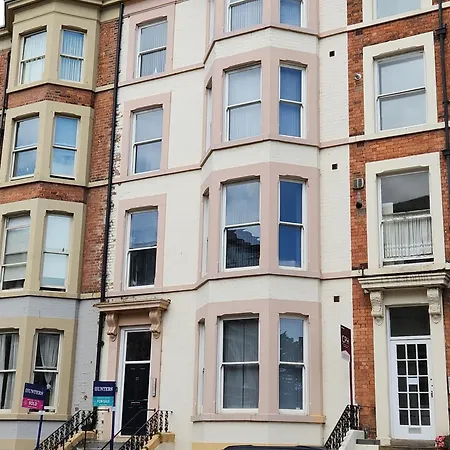 22pwt09 - 1 Bed Flat 4th Floor With Lift * Scarborough